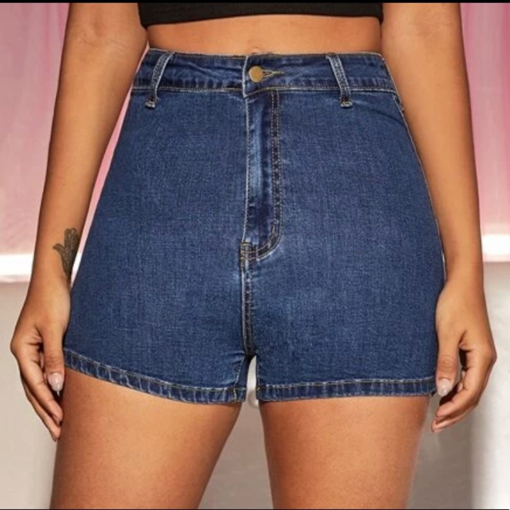 Women’s high-waist stretch denim shorts